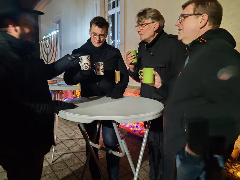 Conversation over coffee after a meeting
